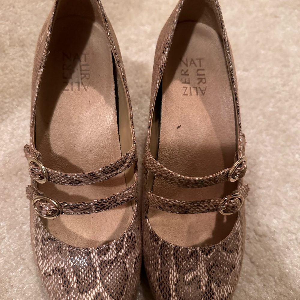 Naturalizer heels - Picture 2 of 2